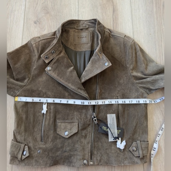 [BLANKNYC] Women’s Belted Moto Jacket. 🧥
*NEW WITH TAGS 🏷️ - Picture 4 of 11
